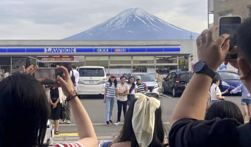 Warga Terganggu, Gunung Fuji Mulai Dipasang Penghalang untuk Turis