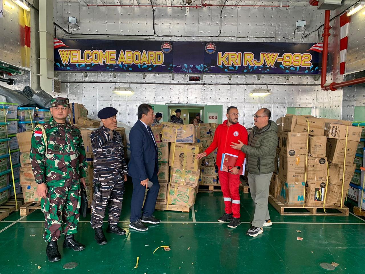 Kapal Rumah Sakit Indonesia Tiba di Mesir, 242 Ton Bantuan Diserahkan