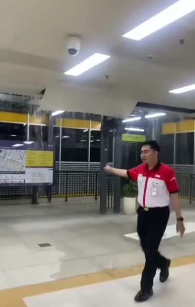Atap Stasiun Kereta Cepat Halim Bocor Akibat Hujan Deras, Netizen: Konsep Alam Pakai Air Terjun