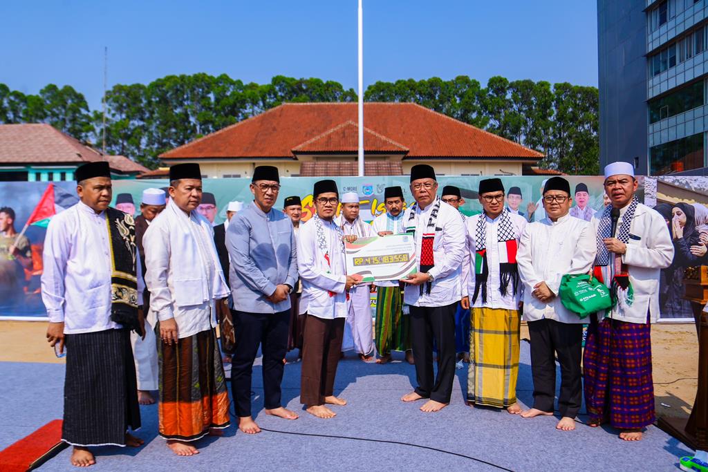 Wali Kota Tangsel Bersama Ribuan Masyarakat Lakukan Salat Istisqa