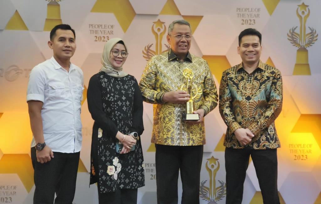 Wali Kota Tangsel Raih Government Officer for Innovation & Creativity di People of The Year 2023