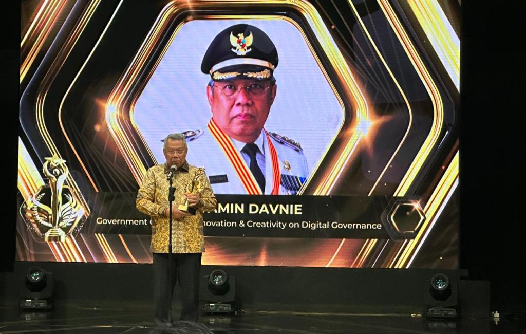 Wali Kota Tangsel Raih Government Officer for Innovation & Creativity di People of The Year 2023
