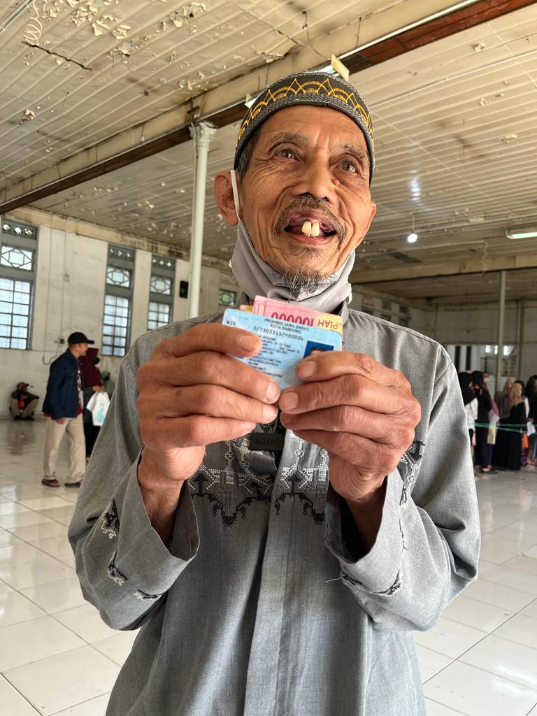 KPM di Bandung Mulai Terima Bansos PKH dan Sembako Triwulan ke-4 di Kantorpos