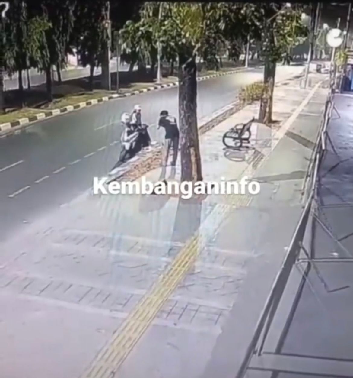 Viral! Mobil di Jakbar Tabrak Wanita hingga Terpental Jauh, Pengemudi Ditangkap Polisi