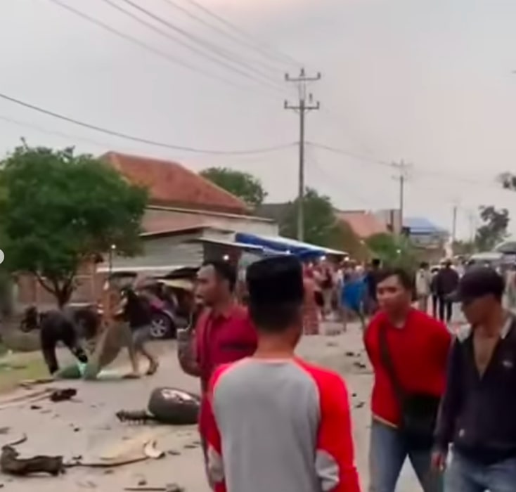 Kecelakaan Maut Mobil Vs Truk di Demak Tewaskan 4 Orang dan 6 Luka-Luka