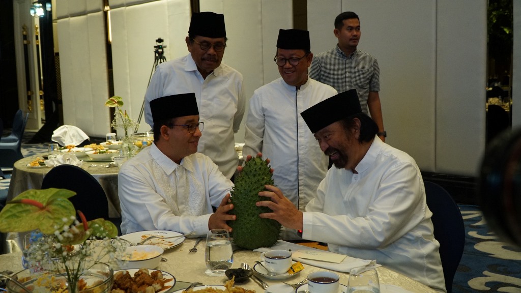 NasDem Bukber Bareng Anak Yatim dan Legislator Terpilih, Dihadiri Anies Baswedan