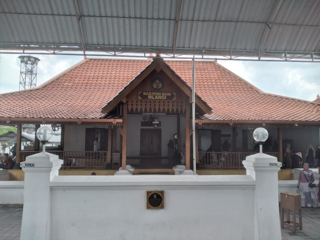 Masjid Pathok Negara Mlangi, Jejak Islam Hubungan Rakyat dengan Kraton Yogyakarta