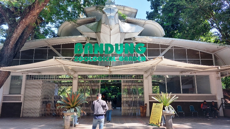 4 Lokasi Kebun Binatang di Bandung Cocok untuk Libur Akhir Tahun