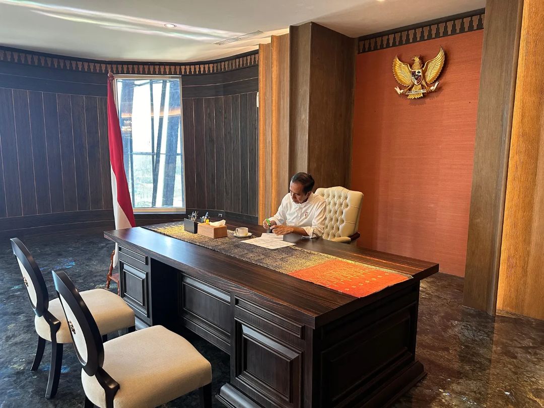 <i>Nginap</i> di Istana Garuda IKN, Jokowi <i>Spill</i> Kamar Tidur dan Ruang Kerjanya