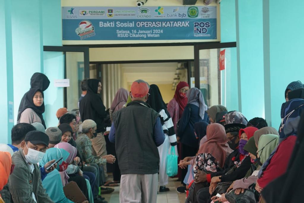 Selalu Dekat dengan Masyarakat, Pos Indonesia dan Pertiwi Jabar Fasilitasi Operasi Katarak Gratis