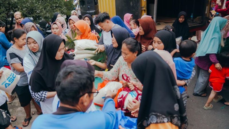 Ahmad Sahroni Center Gelar Bazar 50 Ribu Paket Beras Murah untuk Warga Jakut