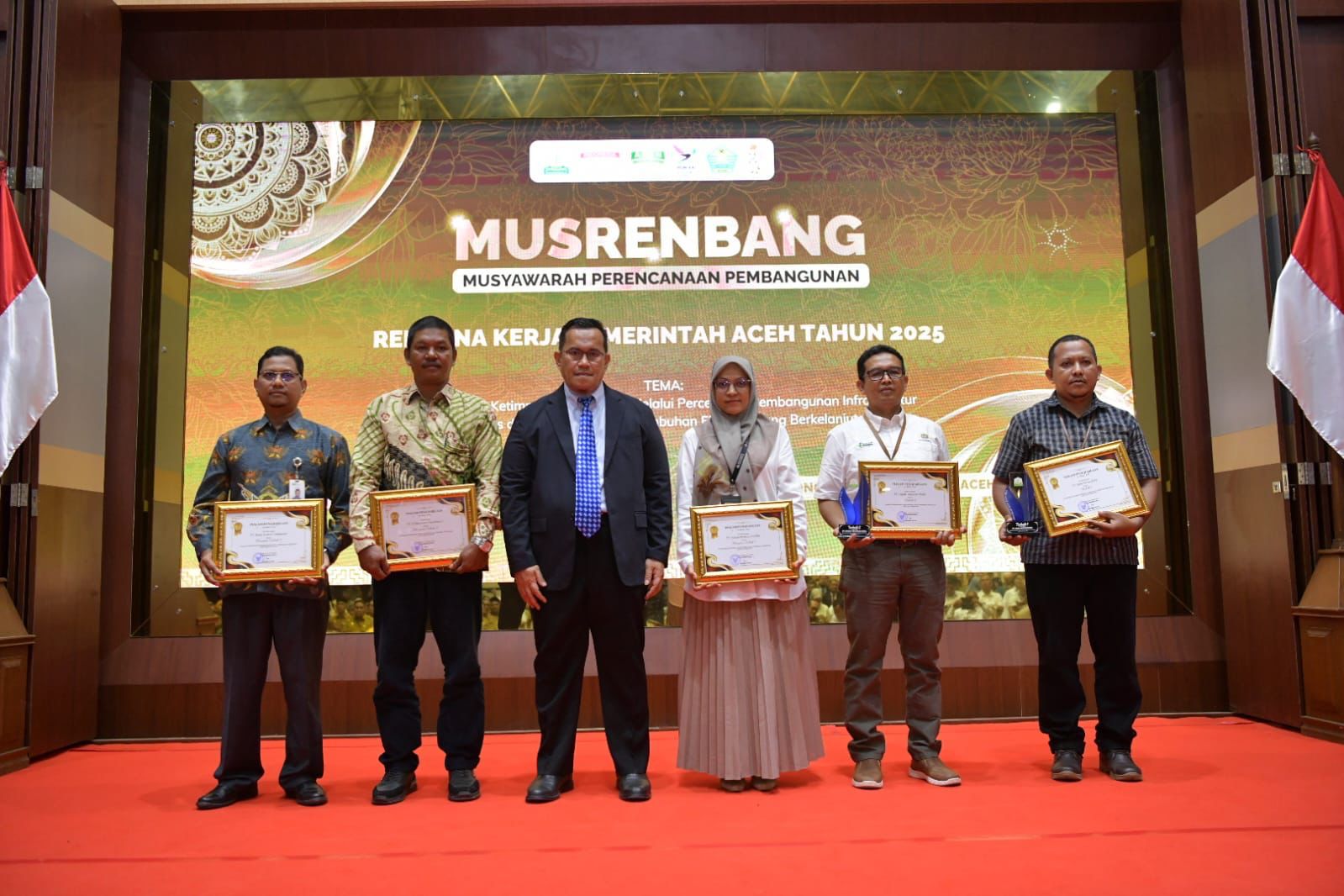 PT Mifa Bersaudara dan PT Bara Energi Lestari Terima Penghargaan TJSLP Aceh 2024