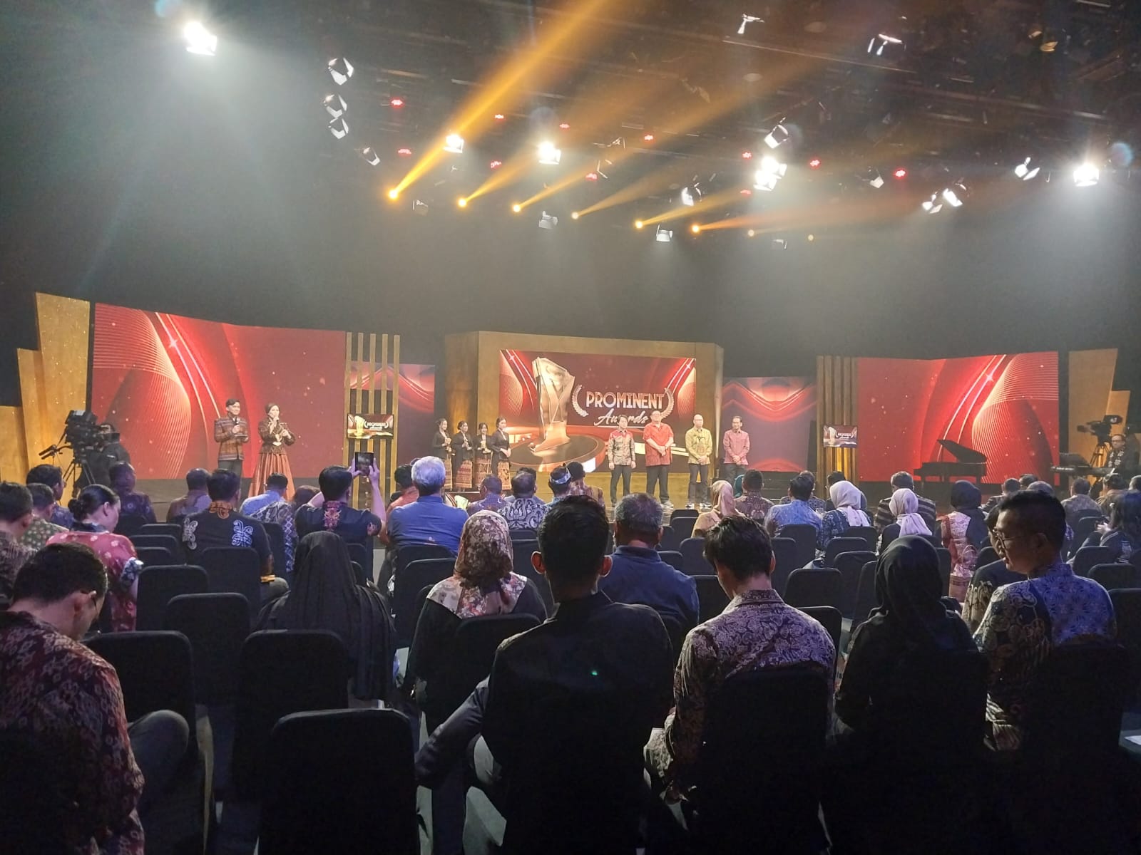 Pos Giro Cash Raih Prominent Awards