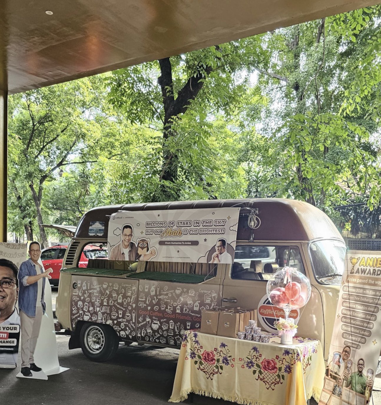 Anies Baswedan Dapat Kiriman Food Truck dari Humanies