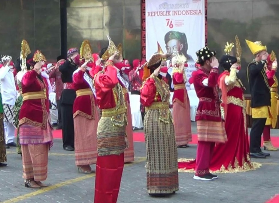 7 Ide Penampilan Unik untuk Memeriahkan Hari Guru Nasional