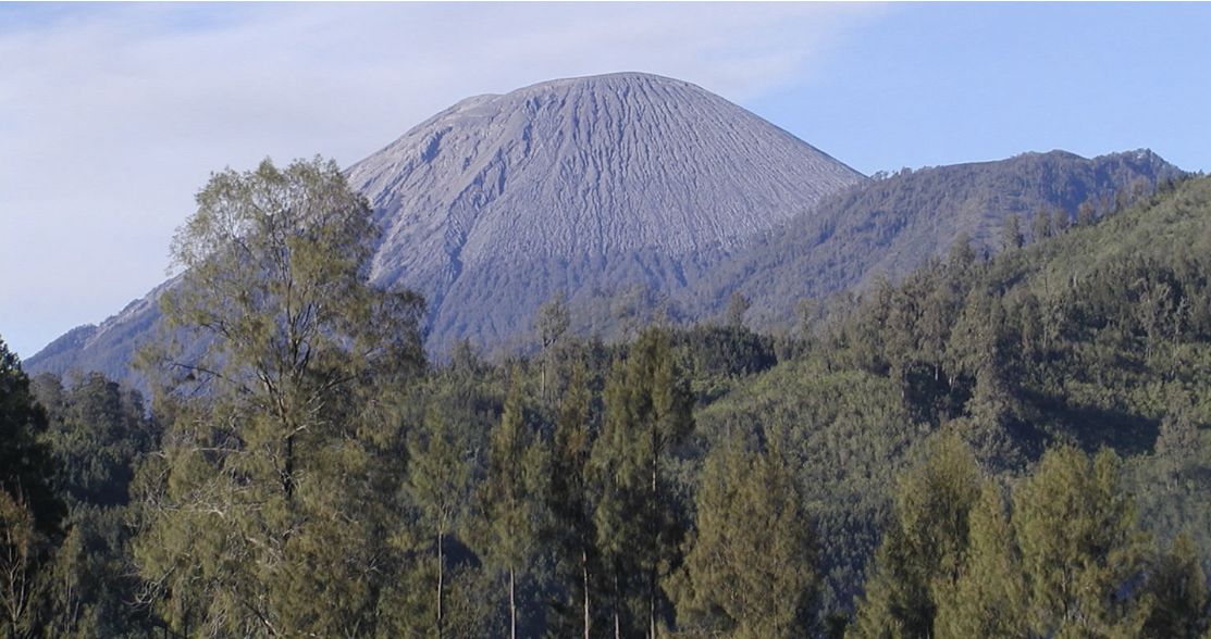Daftar 7 Gunung Tertinggi di Indonesia