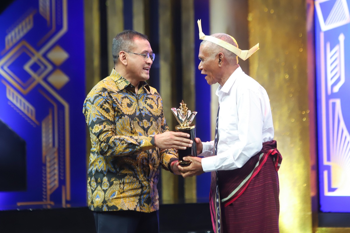 Mengenal Kamilus Tupen, Sosok yang Rela Lepas Jabatan Manager Demi Membangun Pertanian Desa