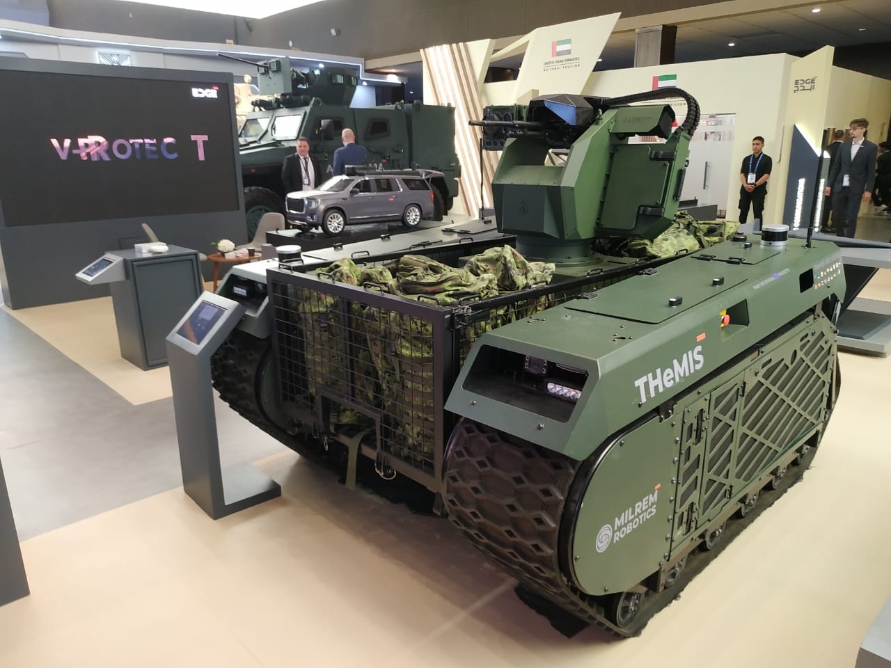 EDGE Unjuk Gigi di Indo Defence, Pamerkan Berbagai Alutsista Canggih: dari Ranpur Amfibi hingga Drone <i>Surveillance</i>