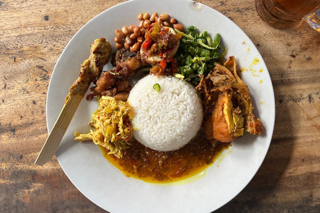 Langkah Digital Warung Nasi Ayam Ibu Oki dalam Tingkatkan Pelayanan Pelanggan