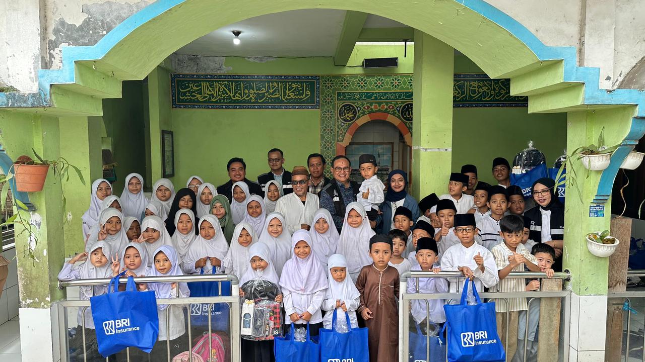 Program TJSL Ramadan BRI Insurance Sasar Dua Yayasan di Jakarta