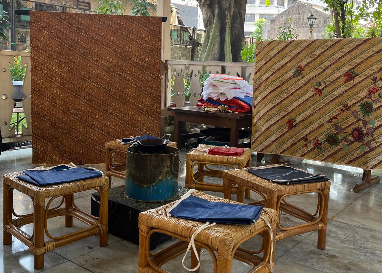 Belajar Membuat Batik Tulis: Kenali Alat, Bahan, dan Teknik Mencanting yang Benar