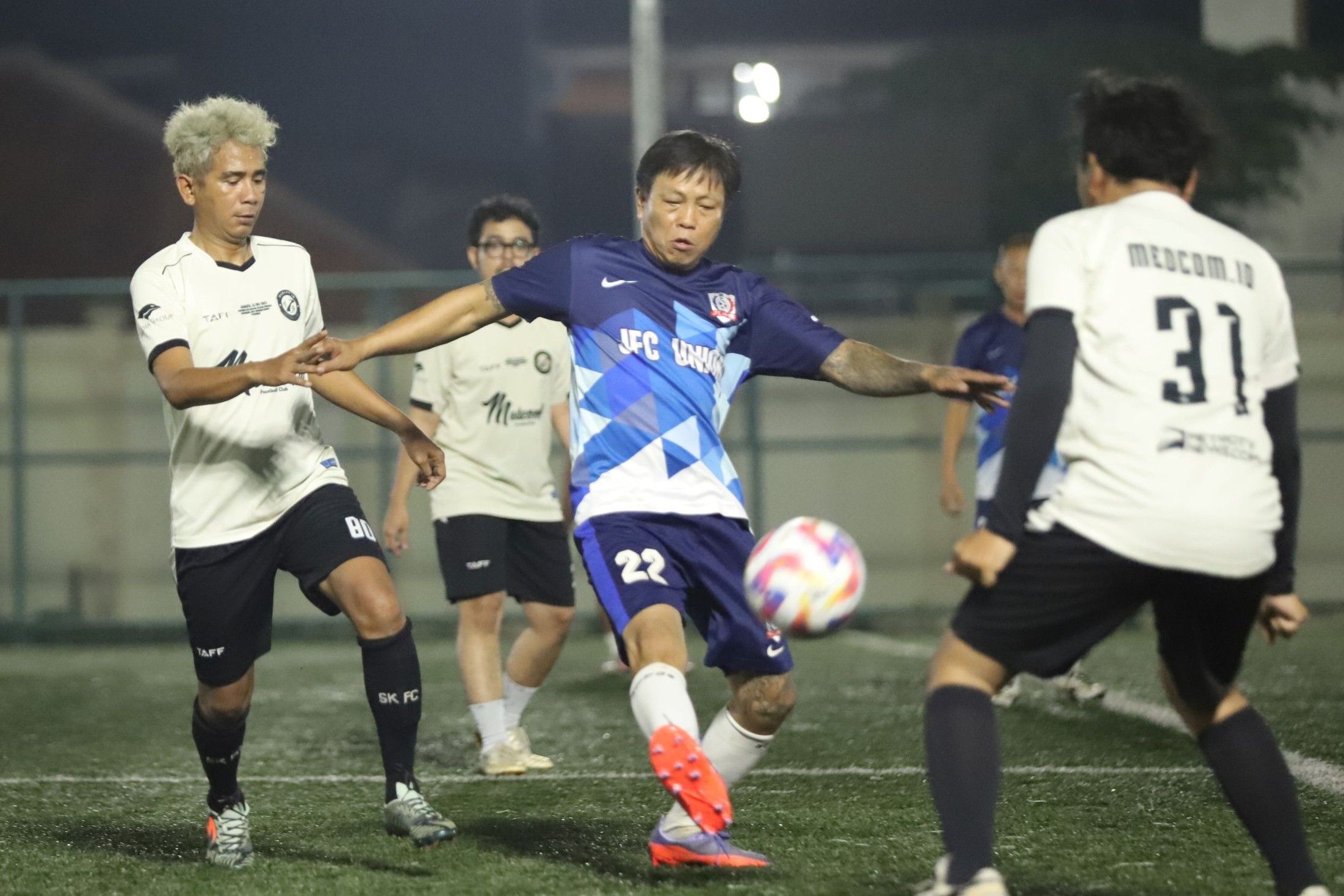 Tim Sepak Bola Medcom.id-Metro TV Hadapi Jelambar FC dengan Semangat Kebersamaan