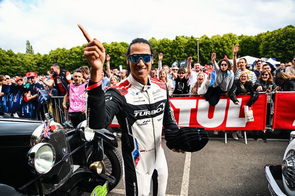 Kolaborasi Pertamax Turbo, Sean Gelael Kembali Naik Podium di Le Mans 24 Jam, Finis Posisi Kedua bersama Team WRT 31