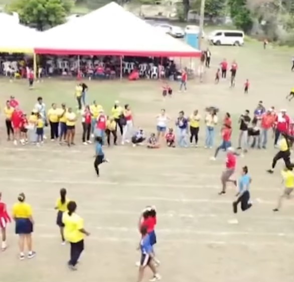 Viral Juara Dunia Shelly-Ann Fraser-Pryce Ikut Balap Lari di Sekolah Anak, <i>Ngebut Abis</i>!