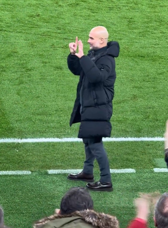 Momen Pep Guardiola Acungkan 6 Jari usai Diledek Fans Liverpool