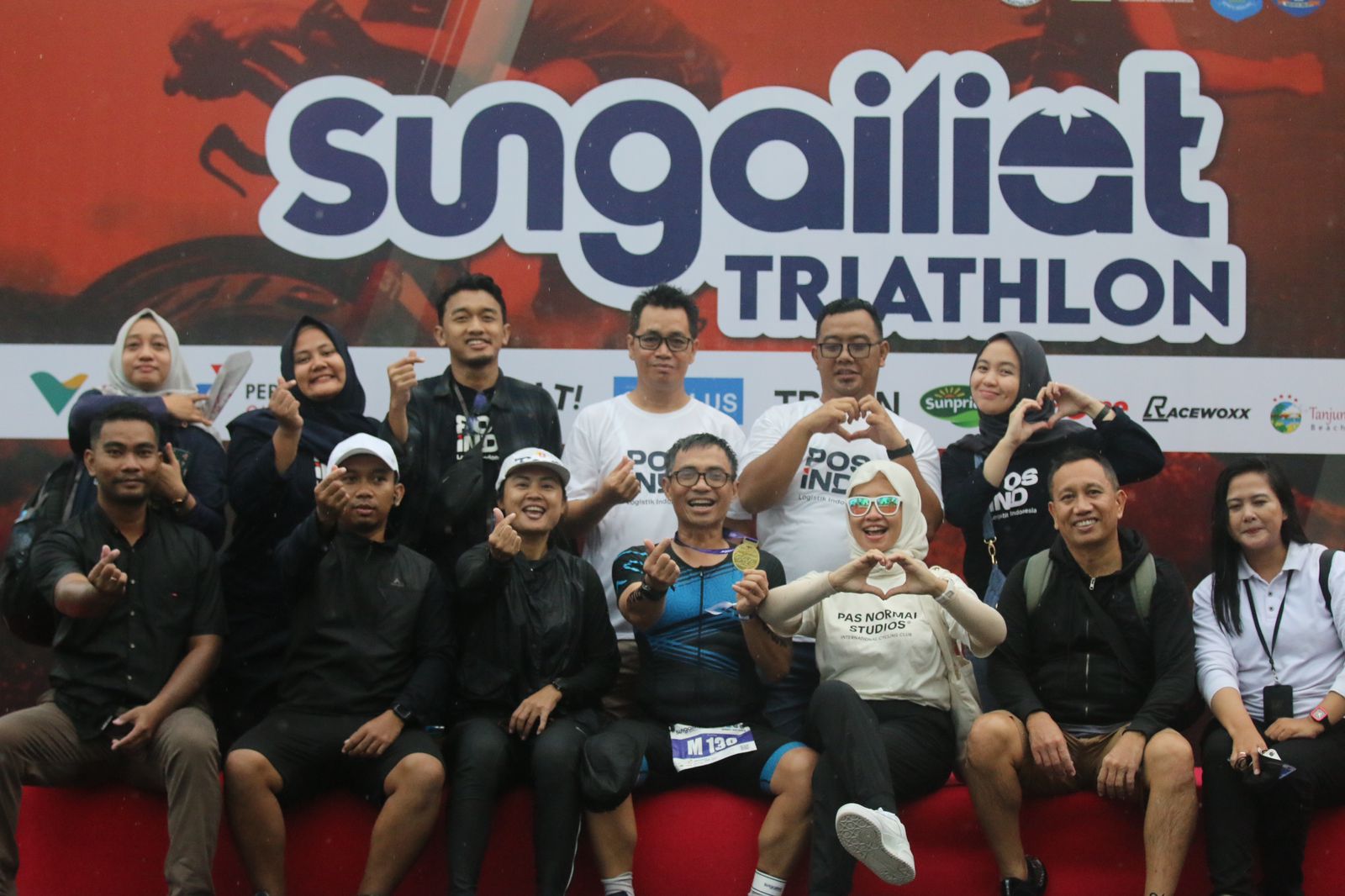 Dukung <i>Sport Tourism</i>, Dirut PosIND Ikut Ramaikan Event Sungailiat Triathlon 2024