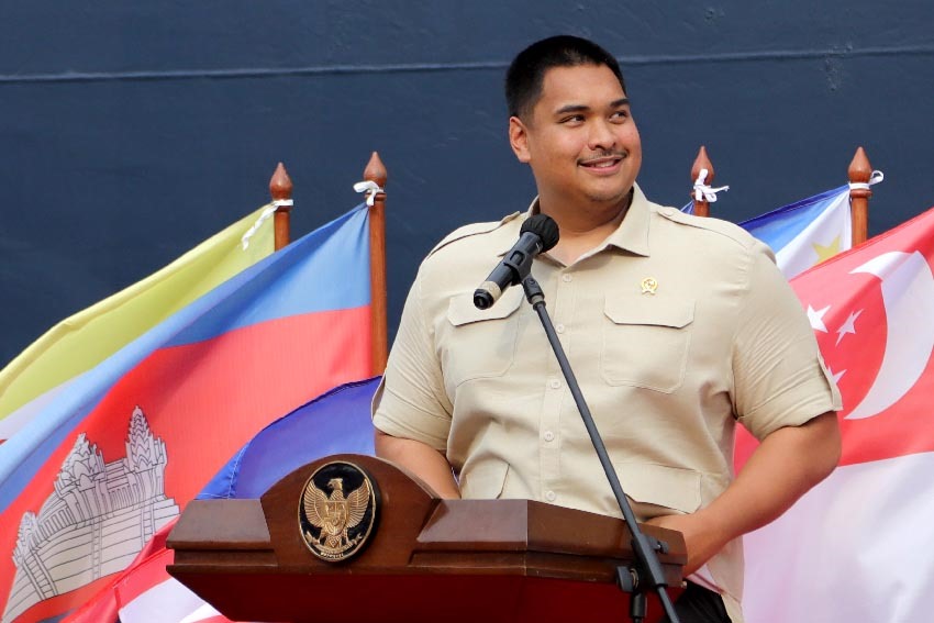 Lepas Delegasi SSEAYP, Menpora Dito Minta Wakil Indonesia Aktif Berdiplomasi