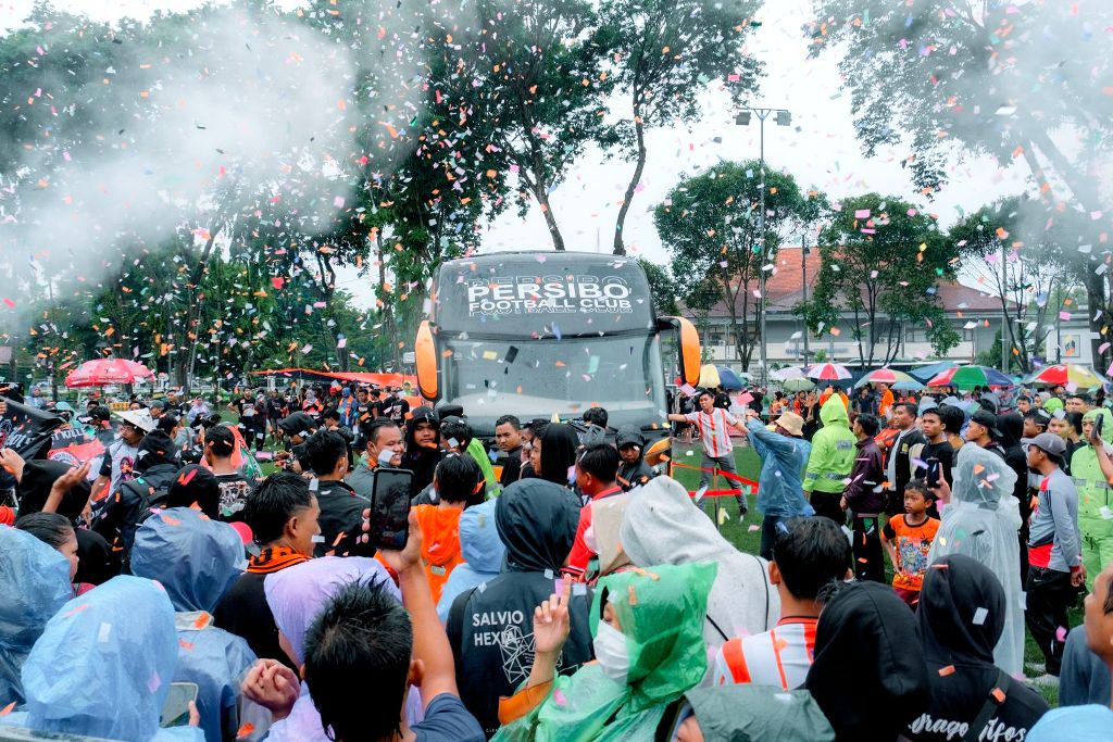Rayakan HUT ke-75, Persibo Dapat Hadiah Satu Unit Bus