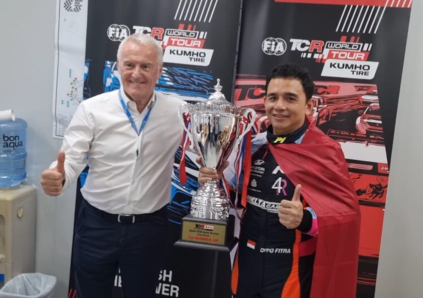 Andalkan Hyundai Elantra N, Dypo Fitra Sabet <i>Double Winner</i> di Sirkuit Macau