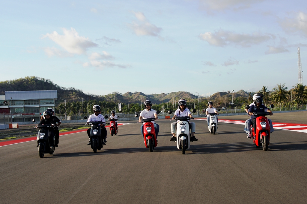 Cetak Sejarah! Honda EM1e: jadi Motor Listrik Pertama yang Dukung MotoGP Mandalika