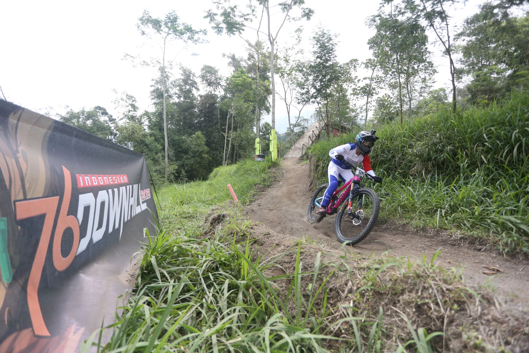 Hasil Putaran Dua Indonesian Downhill 2025: Rendy Sanjaya Comeback Juara, Persaingan Men Elite Makin Ketat