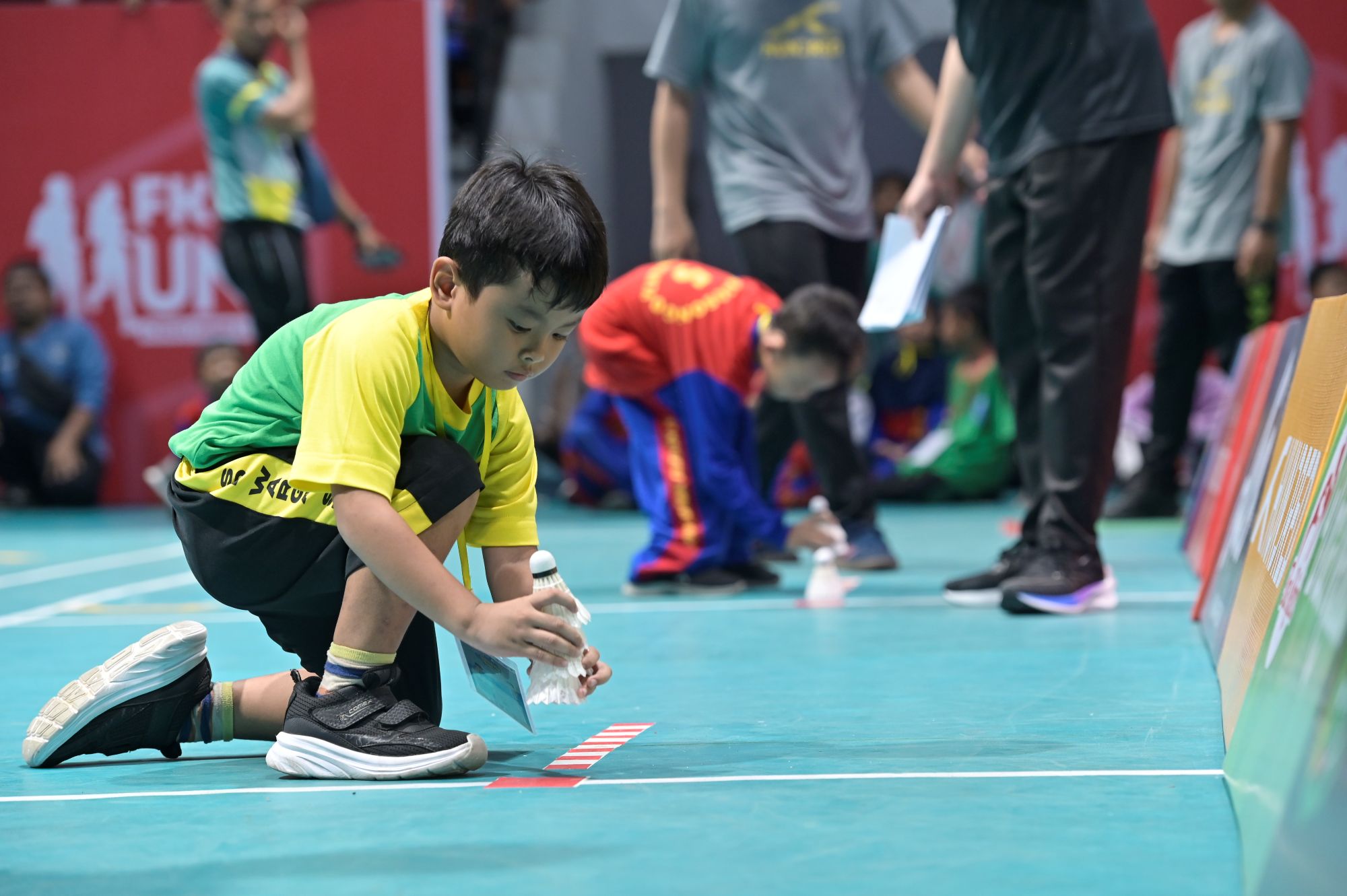 Festival SenengMinton 2025 Sambangi Solo, Ratusan Siswa Antusias Lomba Mengenal Bulu Tangkis