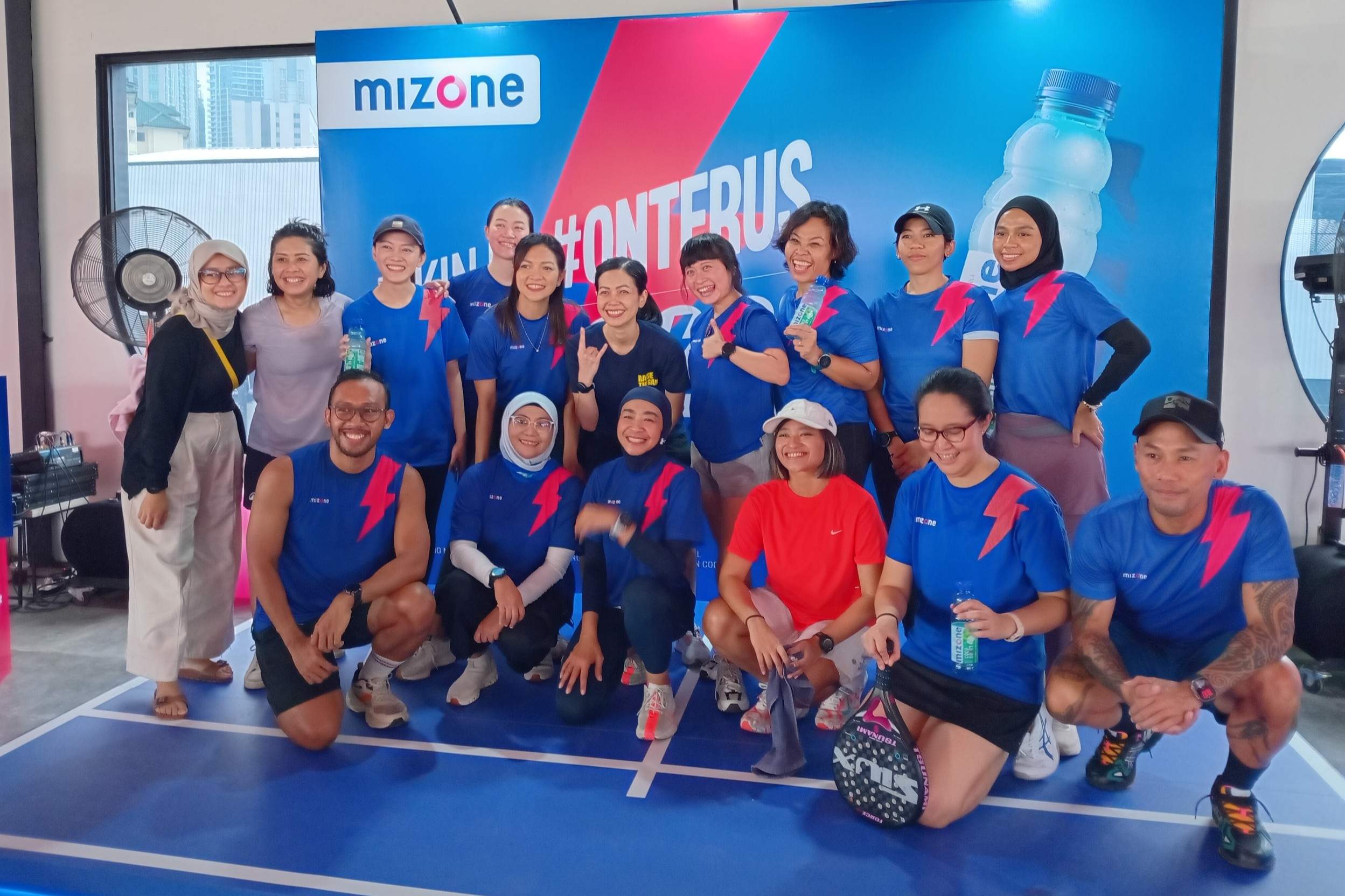 Dukung Gaya Hidup Masyarakat Urban Aktif, Mizone Gelar berbagai Kegiatan Padel di Jakarta