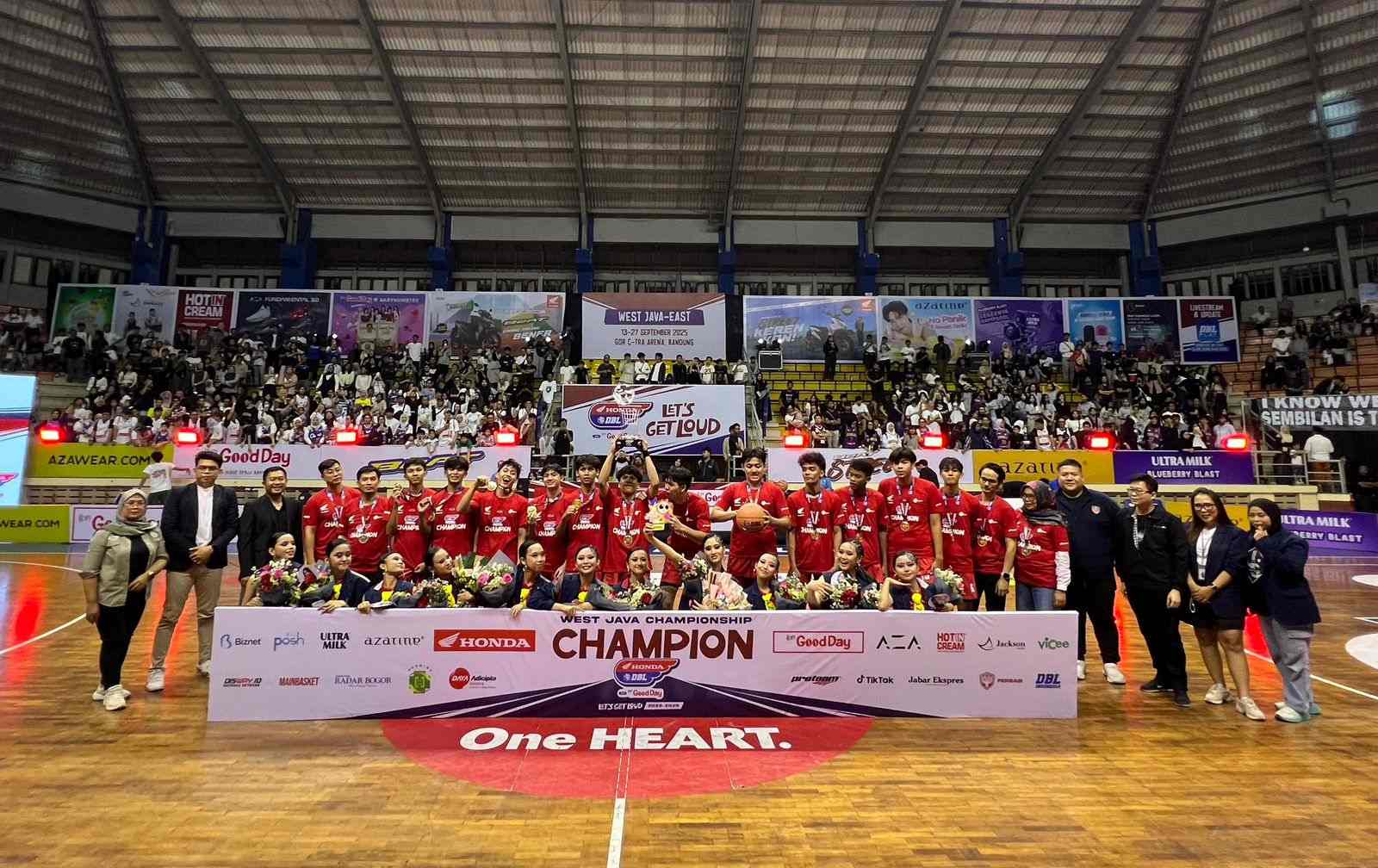 SMAN 2 Bandung dan BPK Penabur Cirebon Juara Honda DBL West Java Series