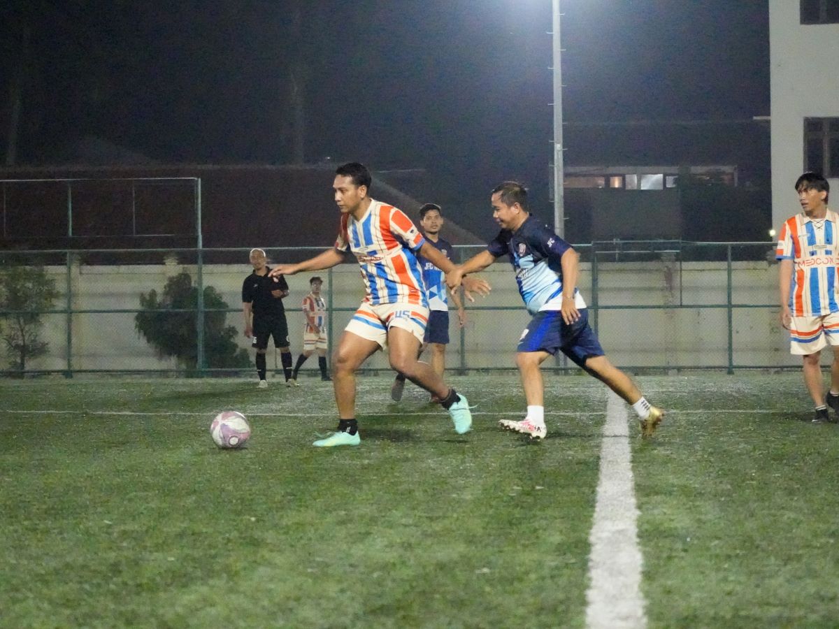 Tim Sepak Bola Medcom-Metro TV Menggelar Fun Football Bersama Jelambar FC