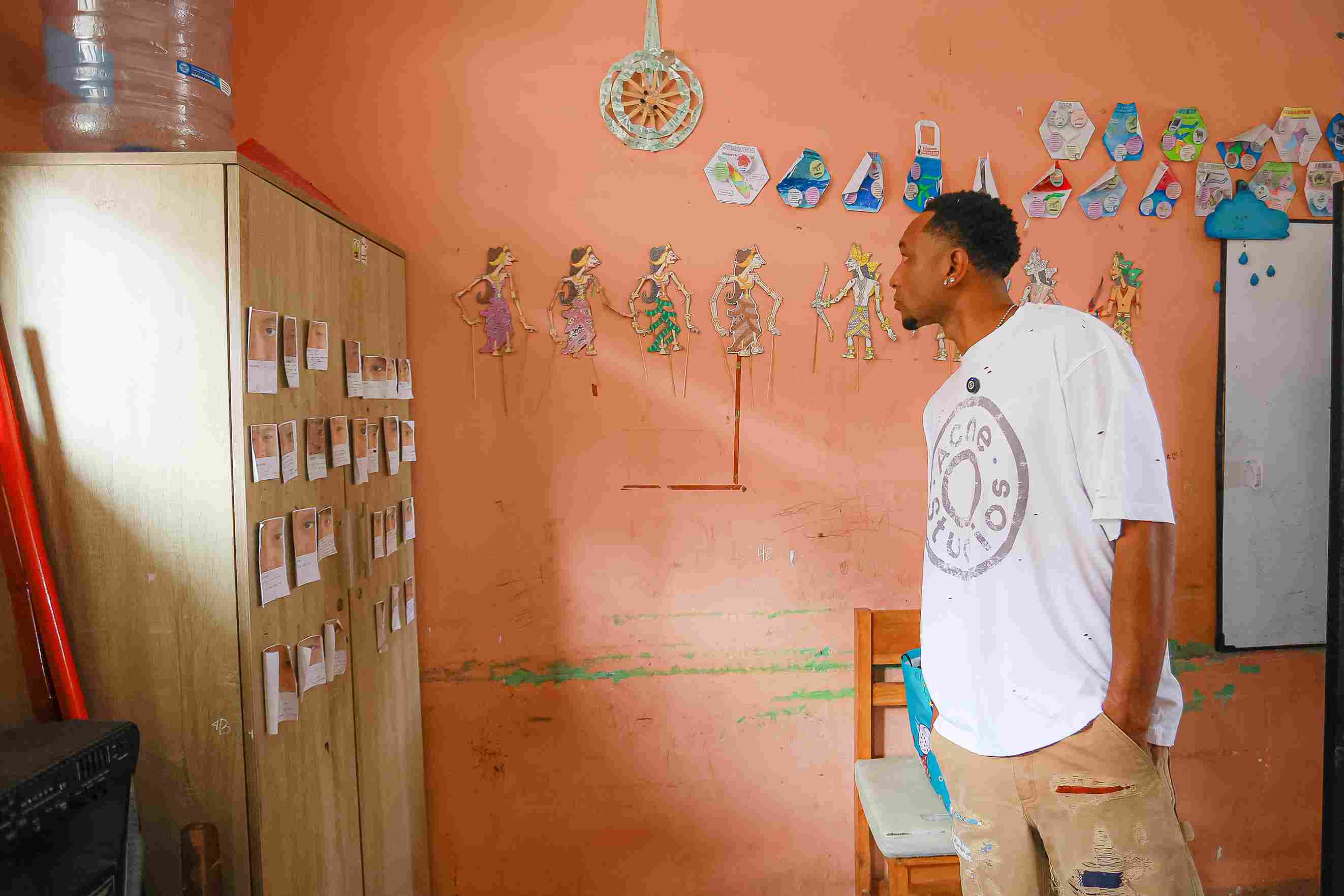 Marc Klok Foundation, Kenny Tete, dan Happy Hearts Indonesia Bantu Renovasi Sekolah di Bantar Gebang