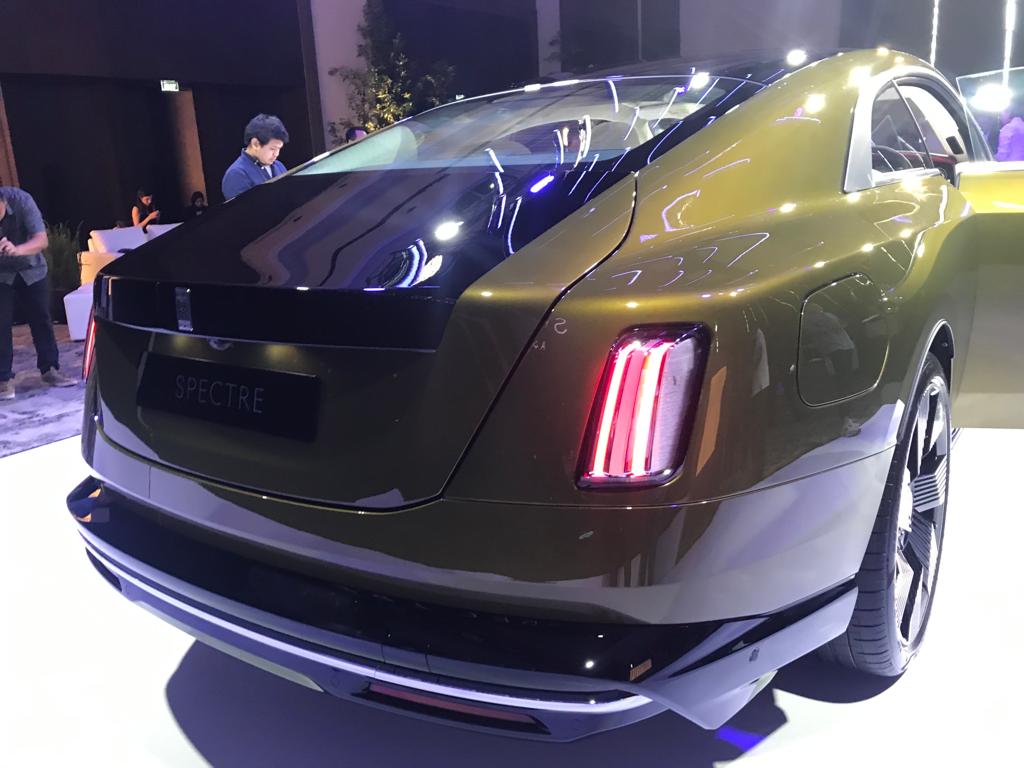 Melantai di Indonesia, Intip Keistimewaan Mobil Listrik Sultan Rolls-Royce Spectre