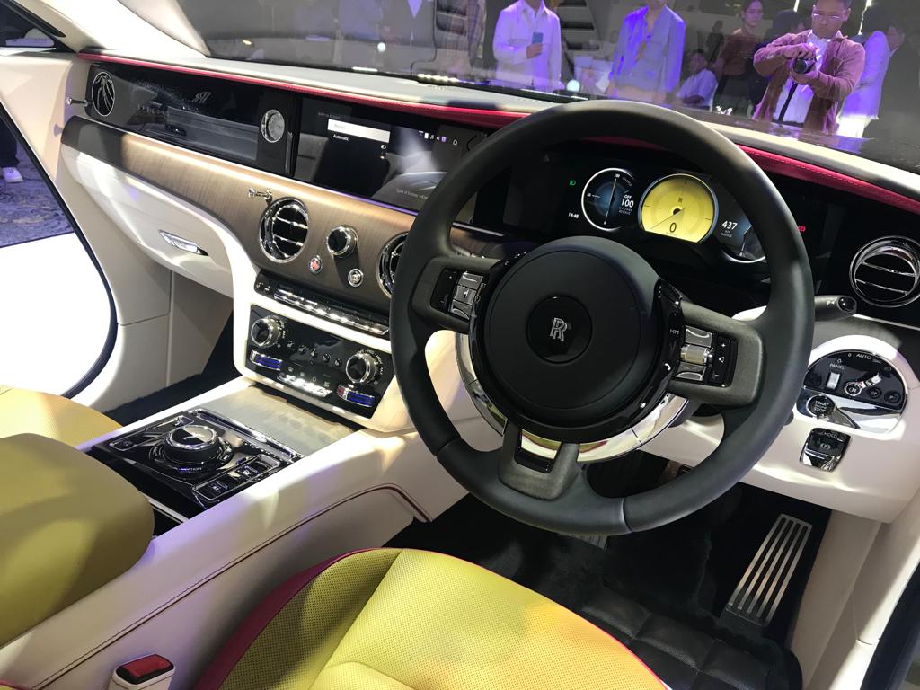 Melantai di Indonesia, Intip Keistimewaan Mobil Listrik Sultan Rolls-Royce Spectre
