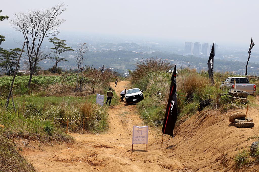 All New Mitsubishi Triton Buktikan Mobil 4x4 Mudah untuk Dikendarai