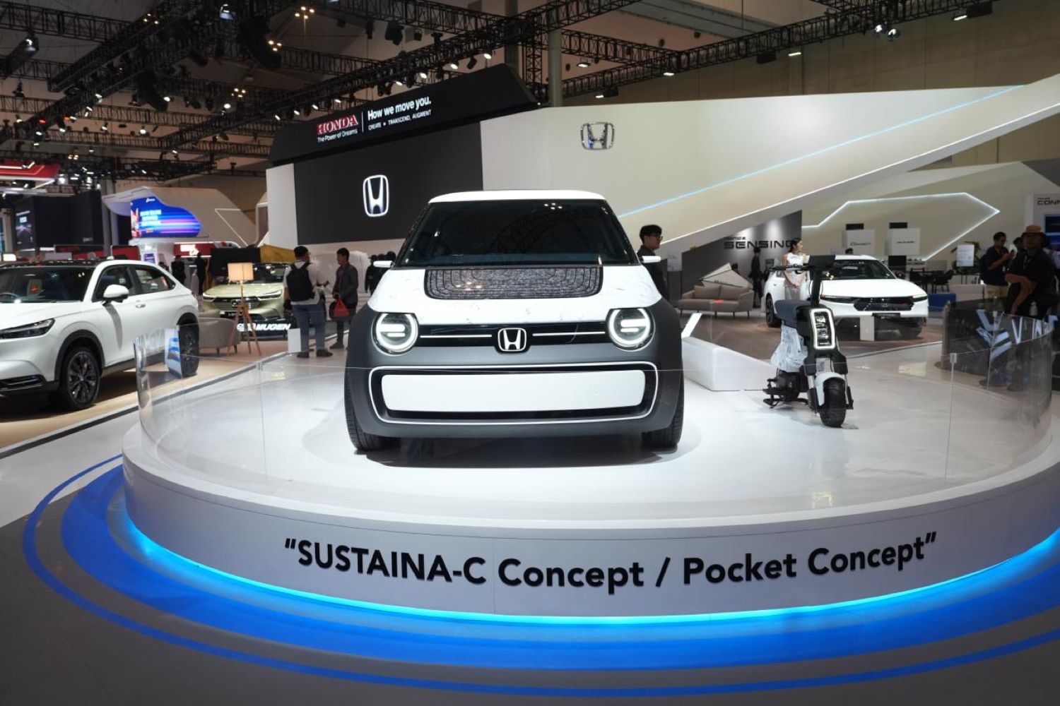 Parade Mobil Konsep di GIIAS 2024, Ada Premier se-Asia Tenggara