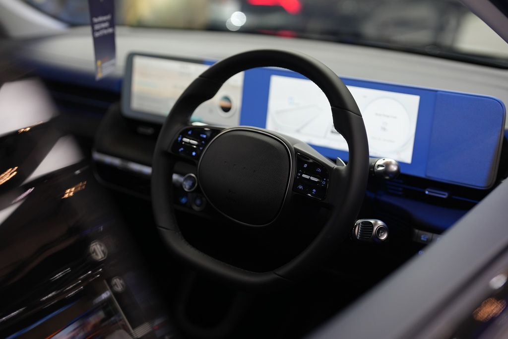 Hyundai Pamerkan IONIQ 5 di GIIAS 2024, Mobil Listrik Ramah Lingkungan yang Cocok untuk Perjalanan Jarak Jauh