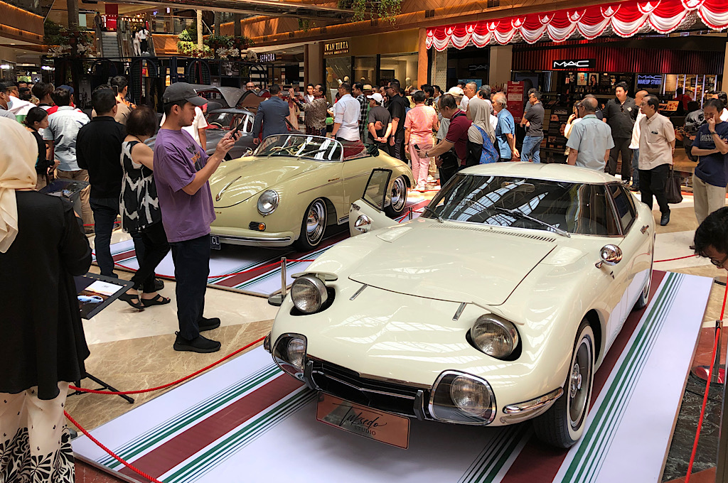 Tuksedo Studio Boyong Replika Mobil-Mobil Legenda Dunia di PIM-2