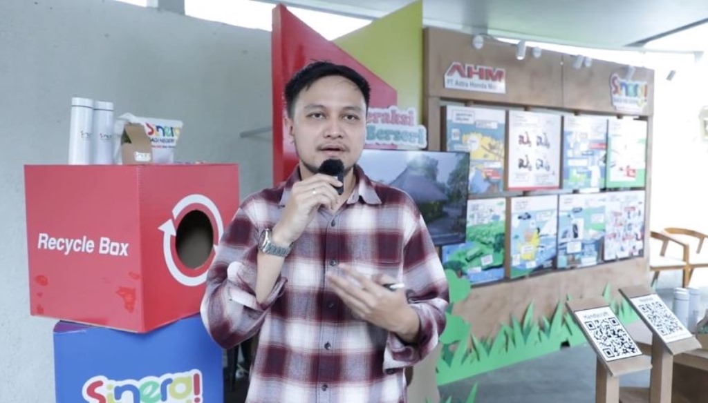 Lestarikan Lingkungan, AHM Gelar Aksi Tukar Botol Sampah dengan <i>Merchandise</i>