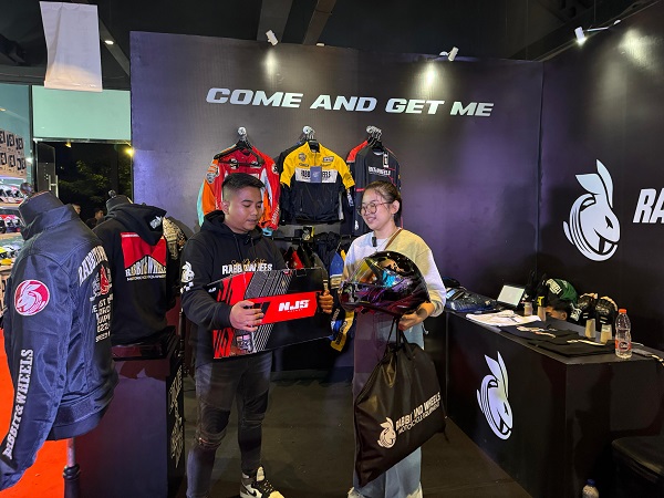 IMHAX 2024: Beli Jaket Motor Jokowi Dapat Traktiran Helm