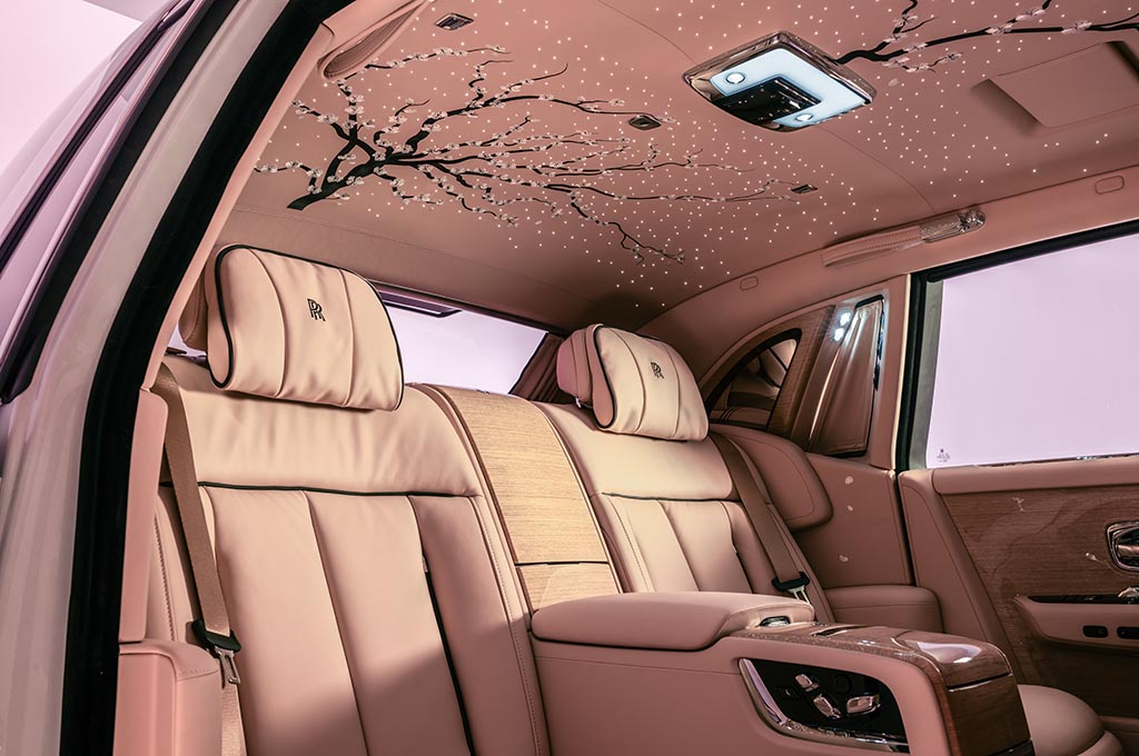 Rolls-Royce Perkenalkan Phantom Cherry Blossom, Terinspirasi Hanami