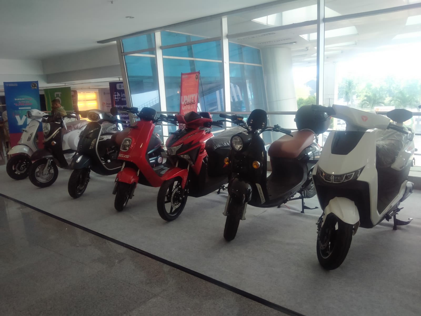 Deretan Motor Listrik Tebar Pesona di Inabuyer Expo 2024